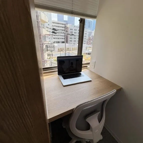 勉強カフェ 大阪京橋コムズガーデン前 写真