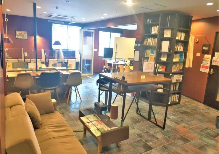 勉強カフェ 大阪難波 写真
