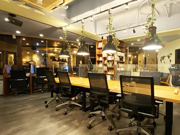 勉強カフェ 新宿スタジオ（南口店） 写真