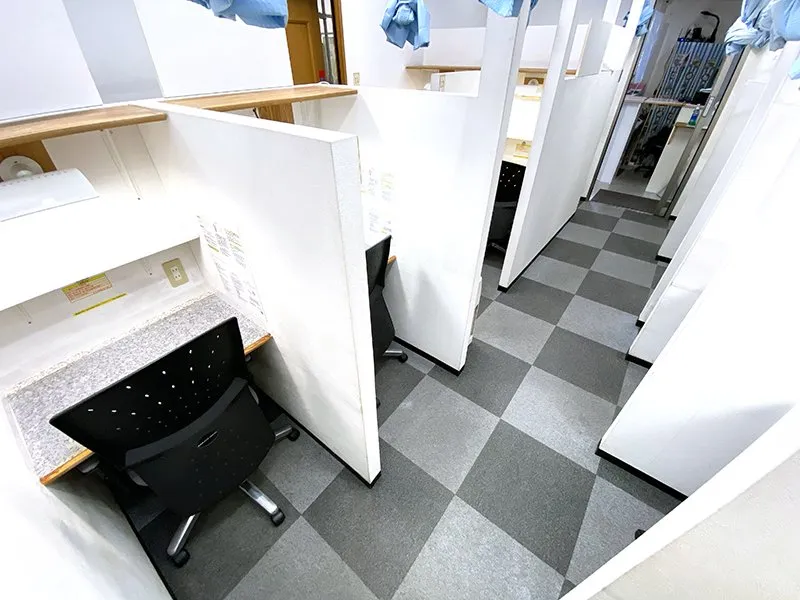センター北駅前 自習館 写真