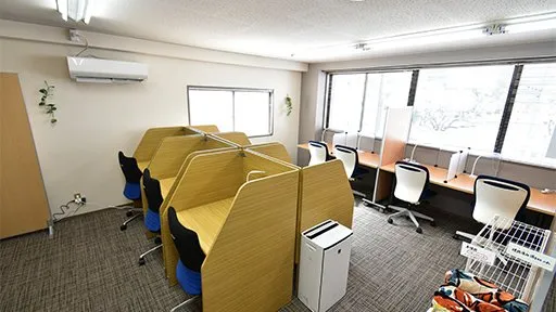 Desk and Chair 新蔵店 写真