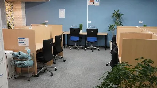 Desk and Chair 新蔵店 写真