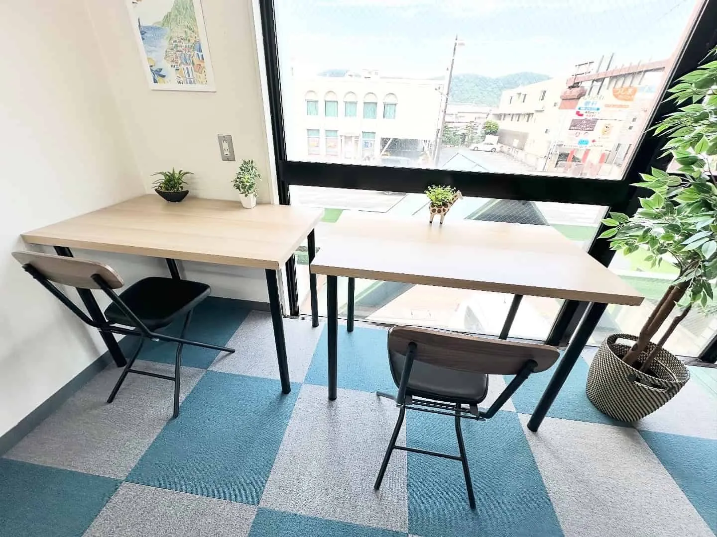 Desk and Chair 倉敷駅前店 写真