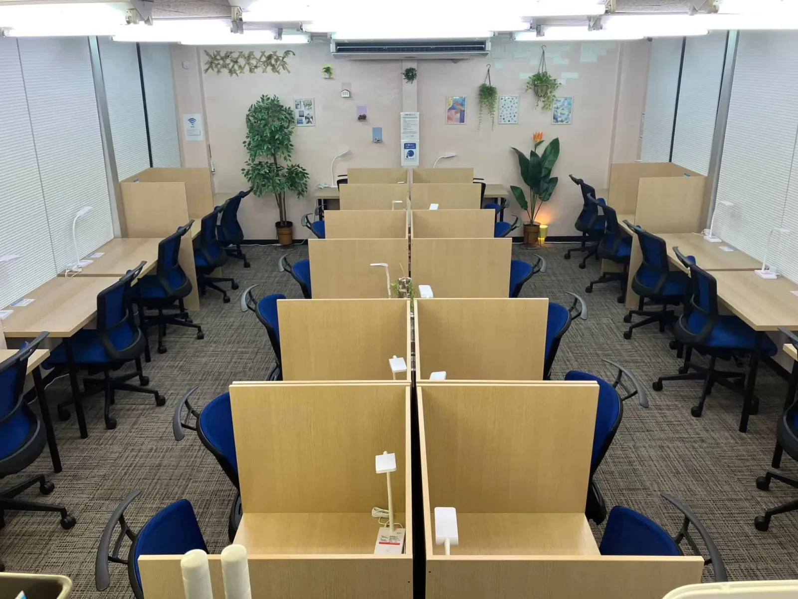 Desk and Chair 玉島中央店 写真