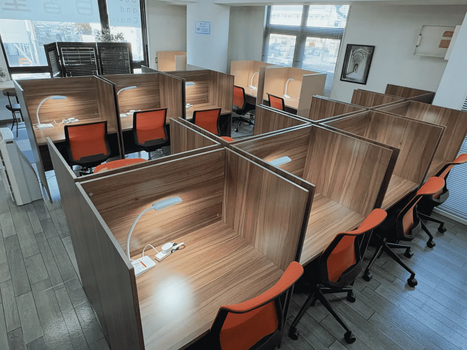 Desk and Chair 玉島中央店 写真