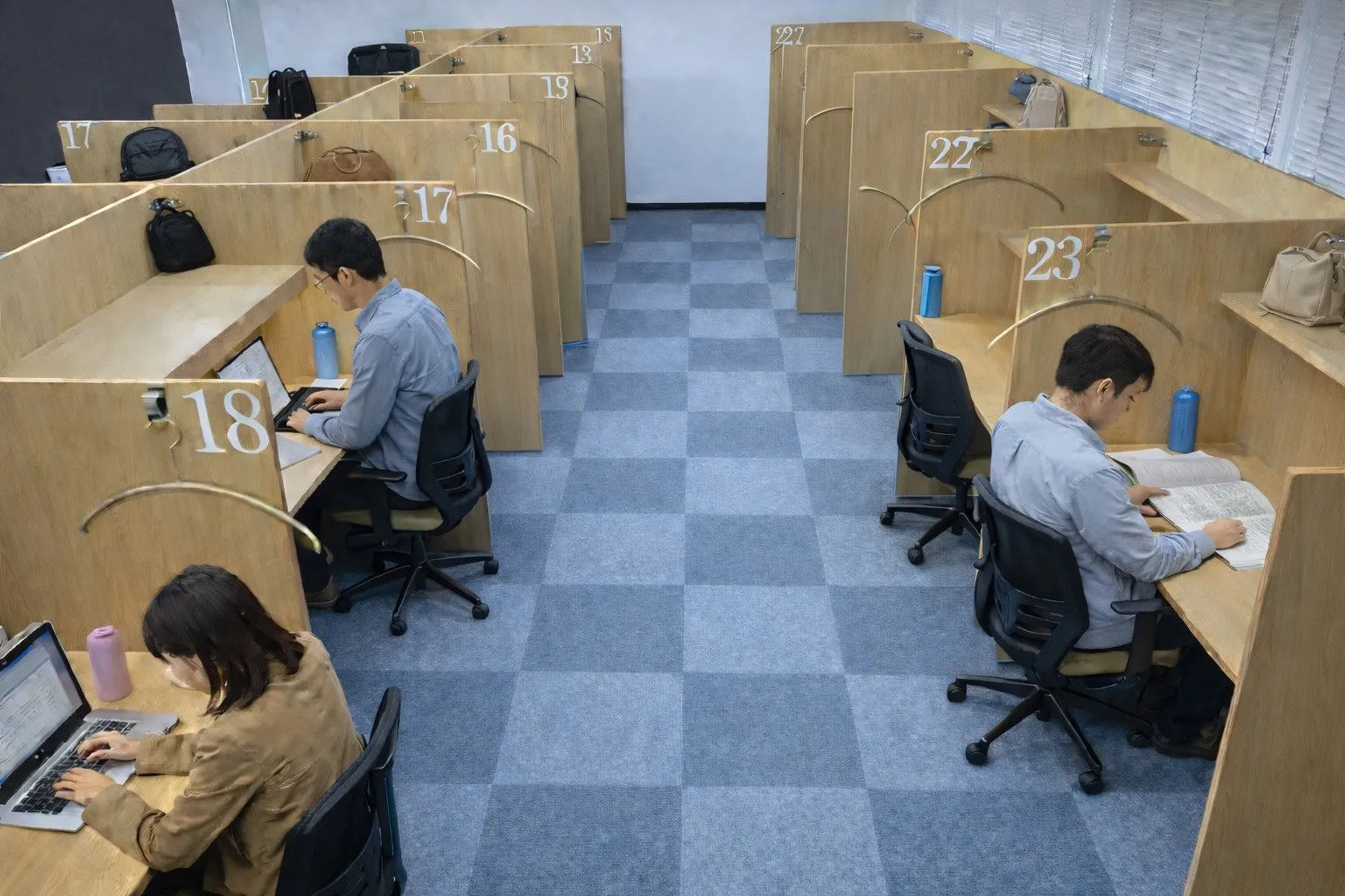 自習室倶楽部 保土ケ谷店 写真