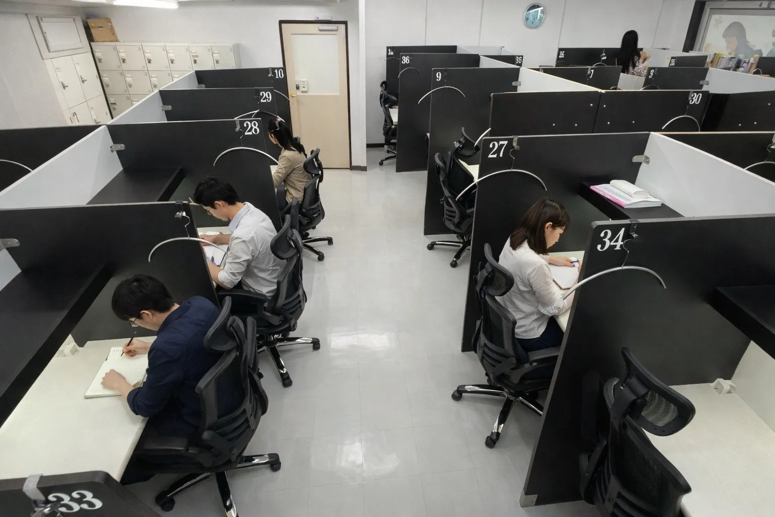 自習室倶楽部 蒲田駅前店