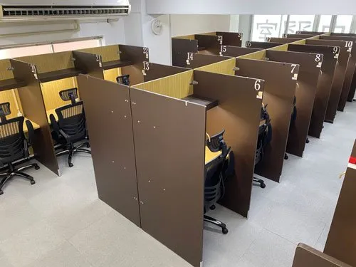 自習室倶楽部 横浜店 写真