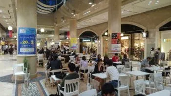 自習室大阪 梅田本店 写真