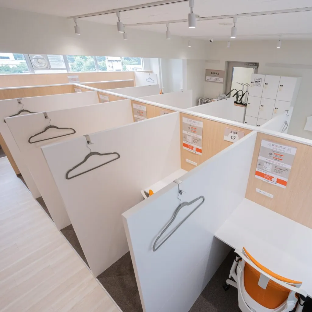 自習室 KAKOI 文京シビックセンター前店 写真