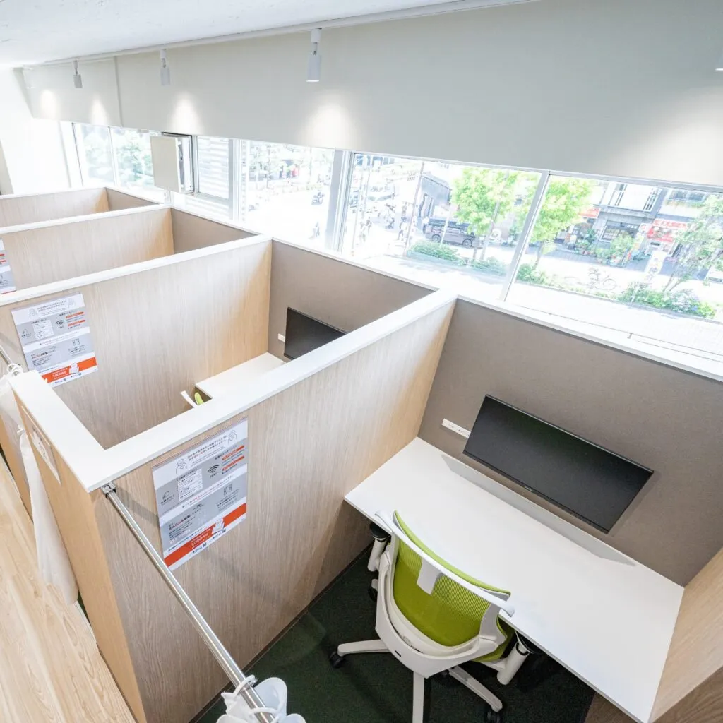 自習室 KAKOI 文京シビックセンター前店 写真
