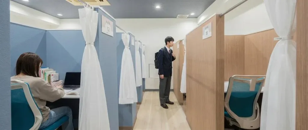 自習室 KAKOI 巣鴨駅前店 写真