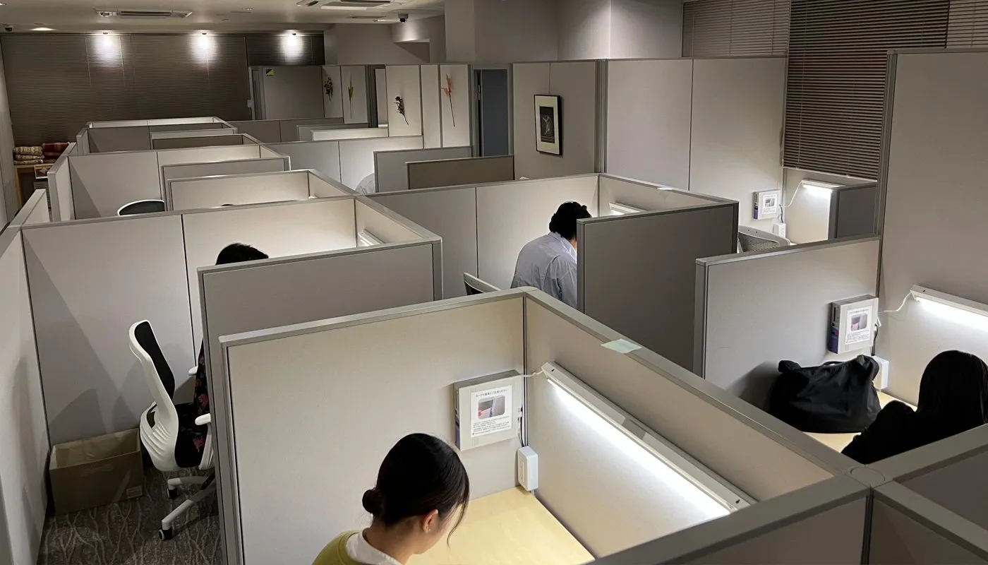 自習室マイデスク 写真