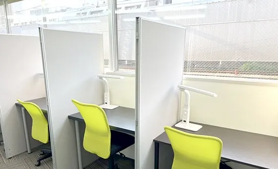 おとな自習室 自習室すいどうばし 写真