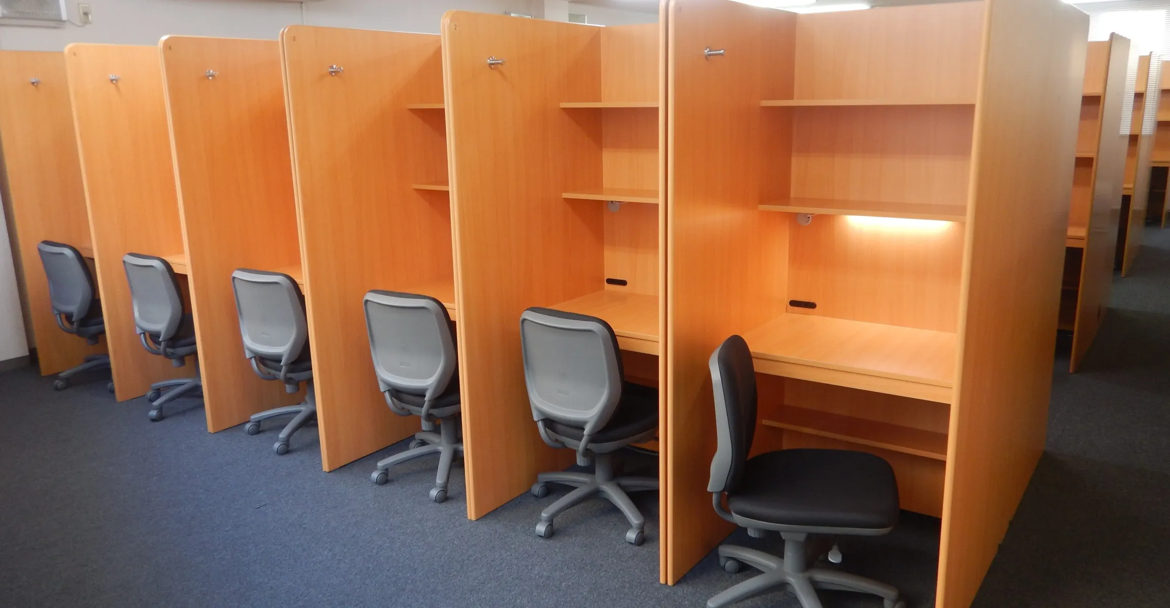 OWN DESK NIIGATA