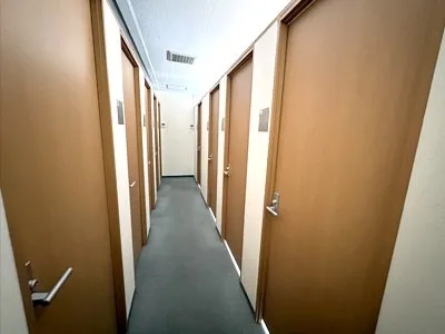 自習室プラス 本町プレミアム 丸松ビル 写真