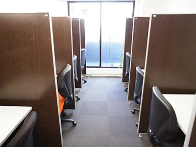 自習室プラス 本町 写真