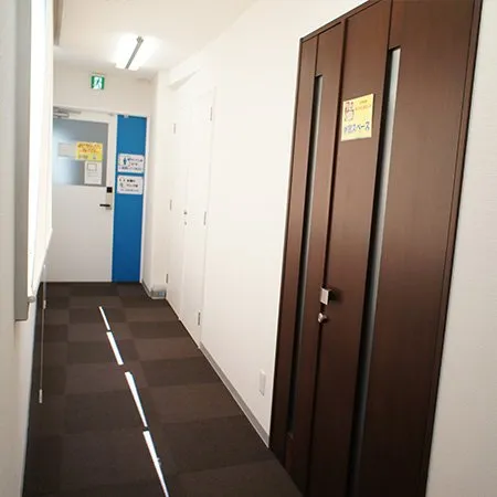 自習室プラス 本町 写真