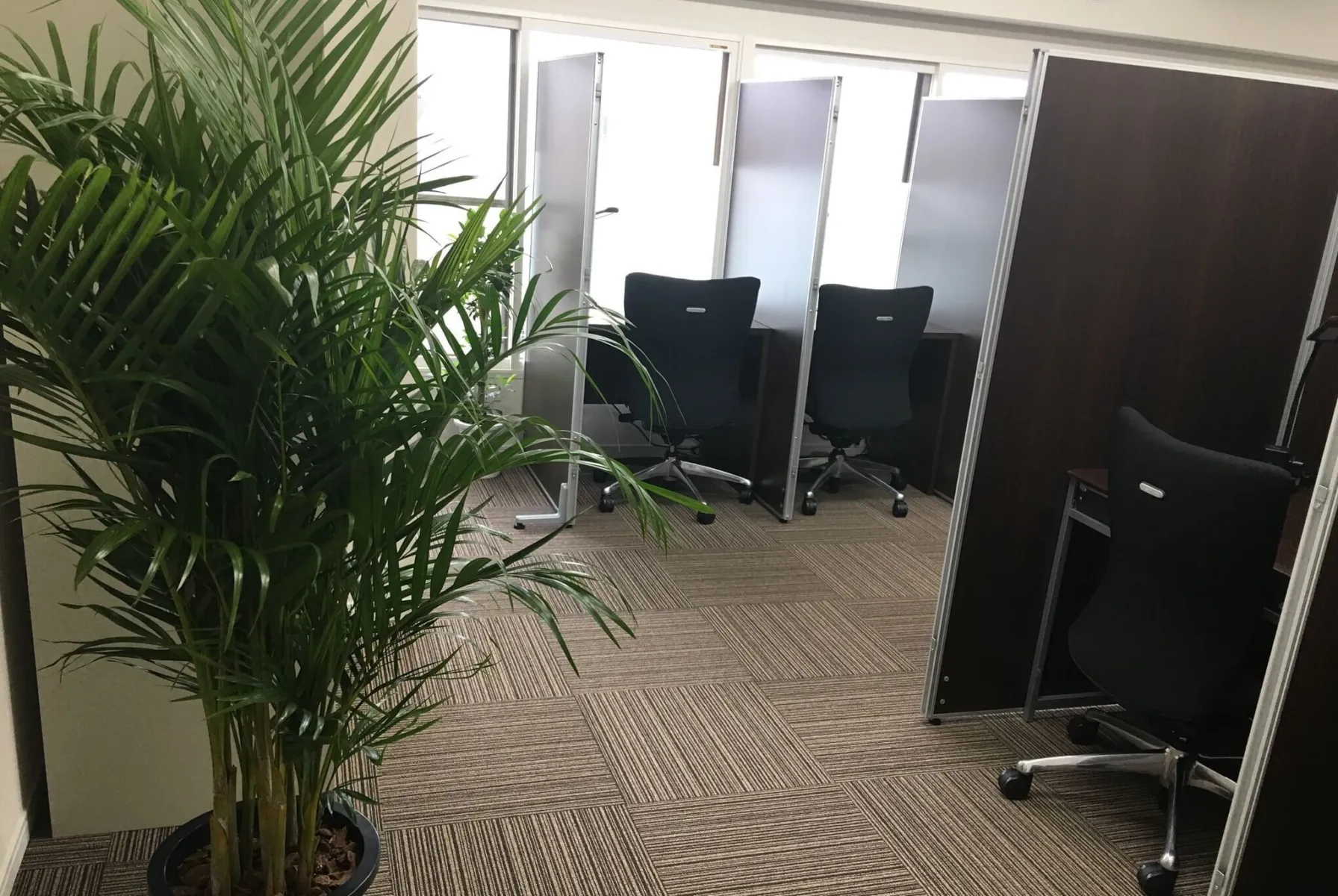 会員制自習室 ＋workspace 綱島西口店